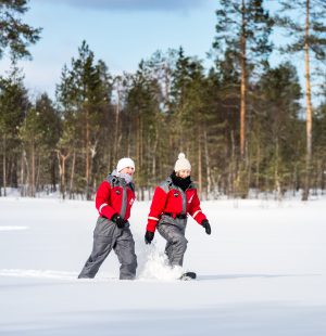 Schneeschuh-Ausflug in Rovaniemi, Lappland